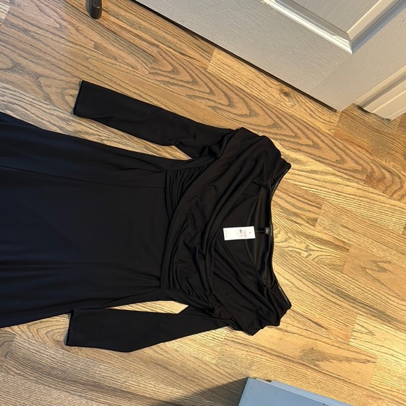 Elegant Black Evening Dress - Picture 4 of 6